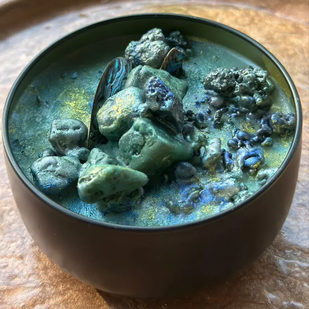 Sea Serpent's Kiss Luxury Wickless Candle: Cedar Amber Musk Scent